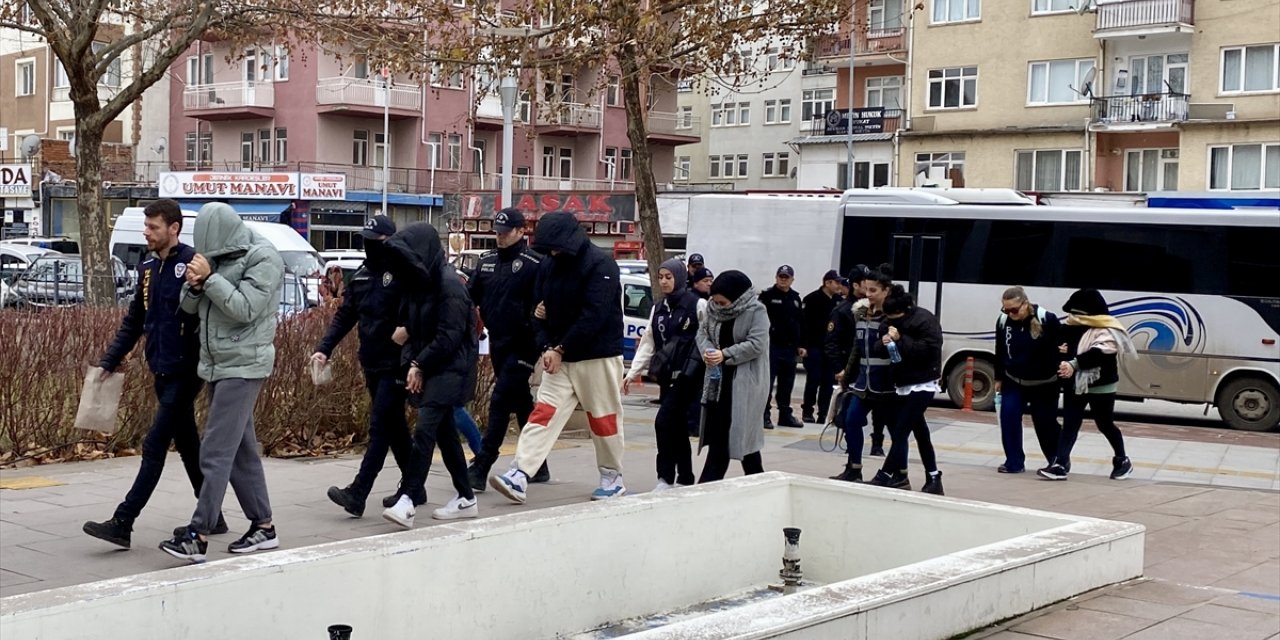 Kırşehir'de, Sibergöz-12 operasyonunda yakalanan 13 şüpheli adliyeye sevk edildi