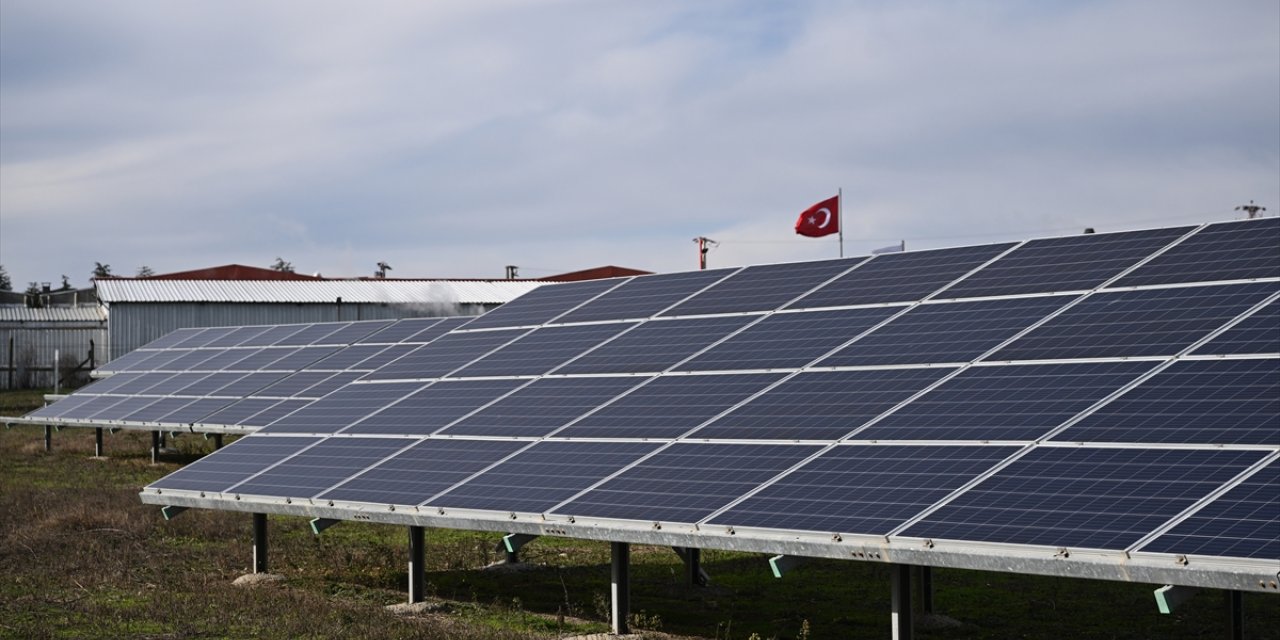 Edirne'deki tekstil fabrikası tüm elektriğini "güneşten" üretecek