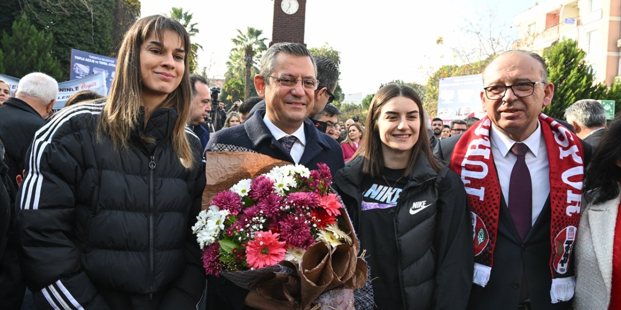 CHP Genel Başkanı Özel, Manisa'da toplu açılış törenine katıldı