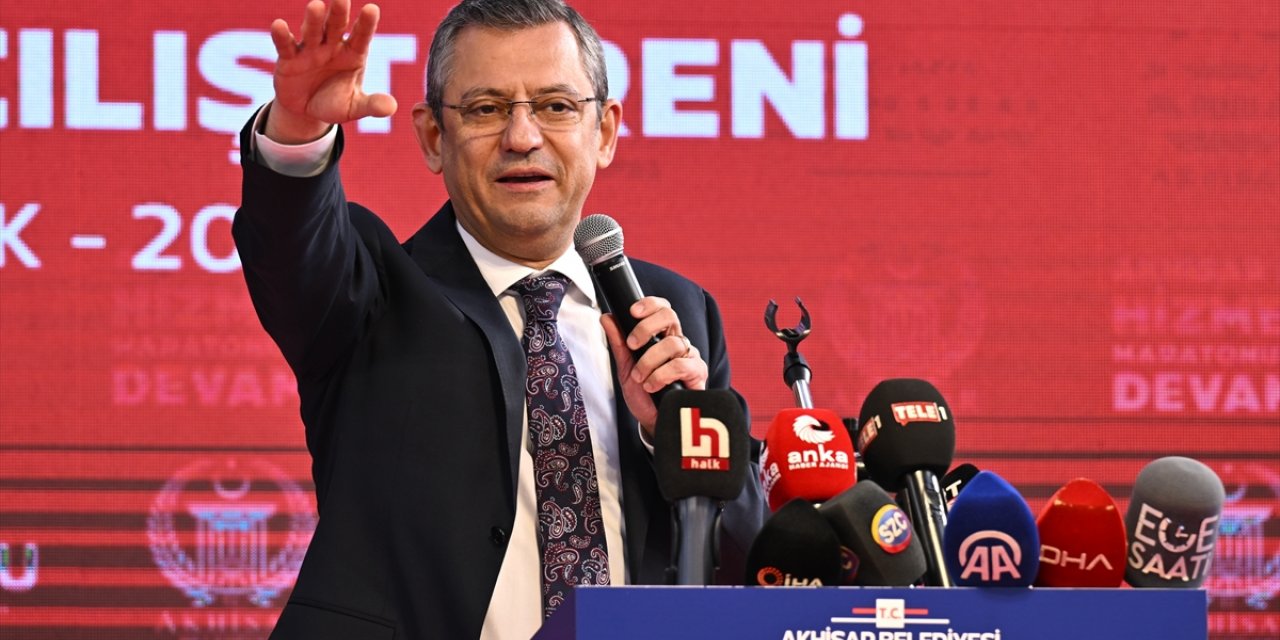 CHP Genel Başkanı Özel, Akhisar'da toplu açılış törenine katıldı