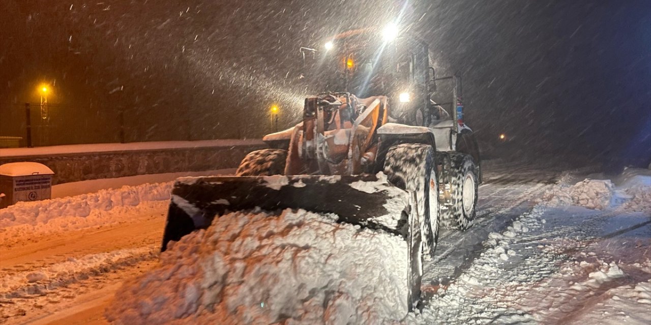 Kastamonu'nun yüksek kesimlerinde kar yağısı etkili oluyor