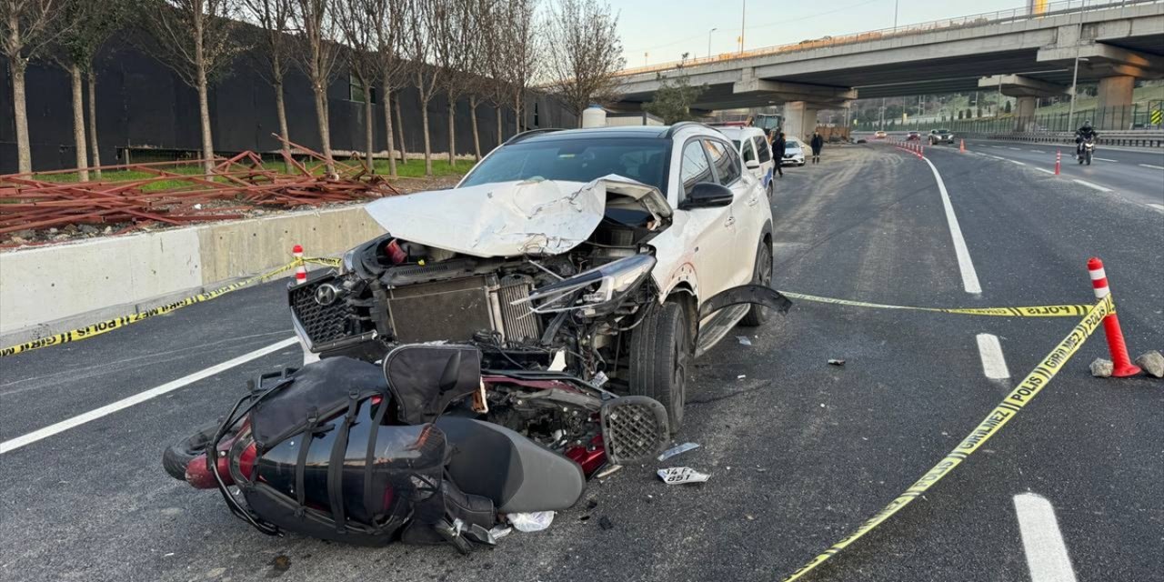 Üsküdar'da otomobilin çarptığı motosikletin sürücüsü öldü