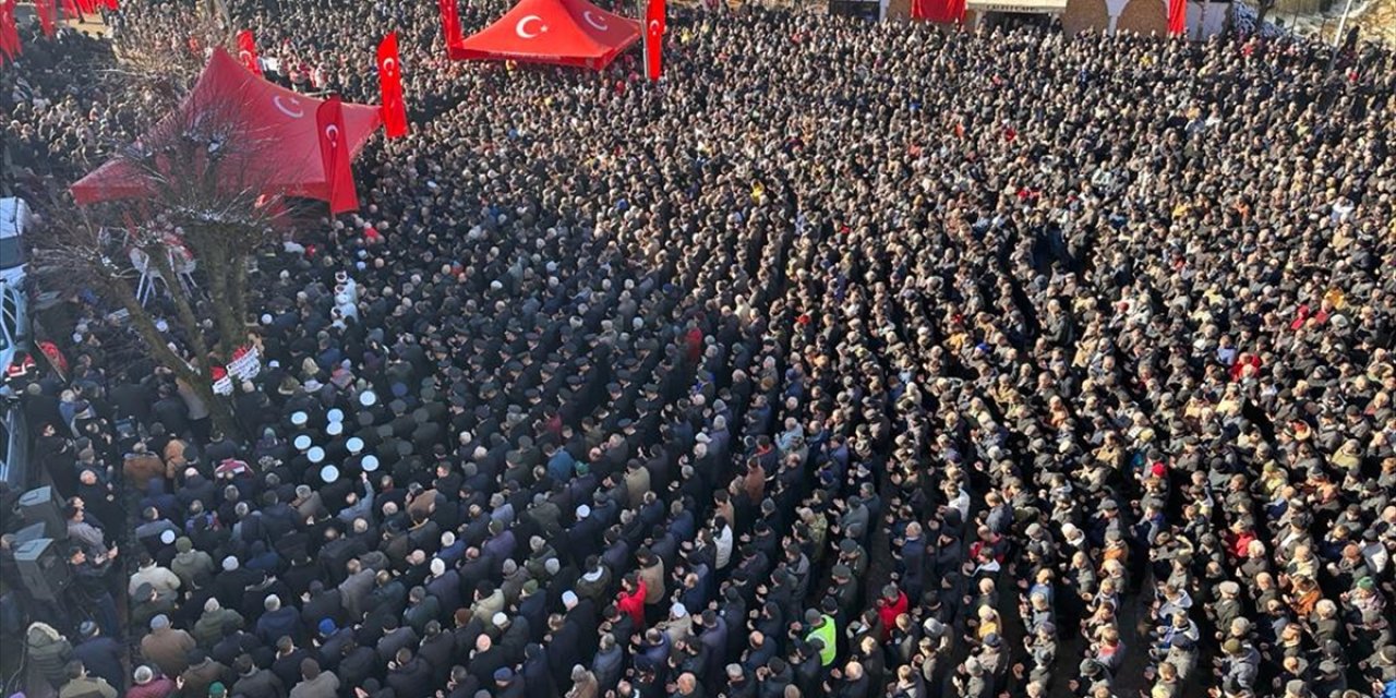 Şehit İstihkam Sözleşmeli Er Murat Atar, son yolculuğuna uğurlandı