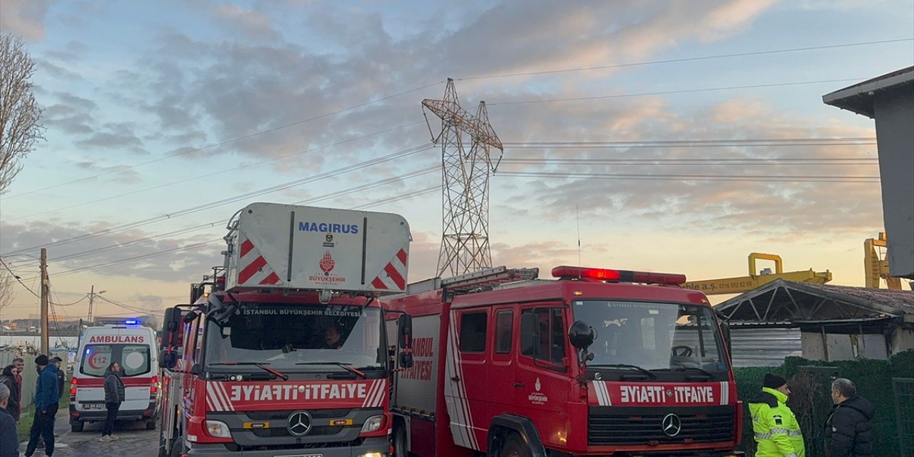 Sultanbeyli'de işçilerin kaldığı konteynerde çıkan yangında 3 kişi hayatını kaybetti