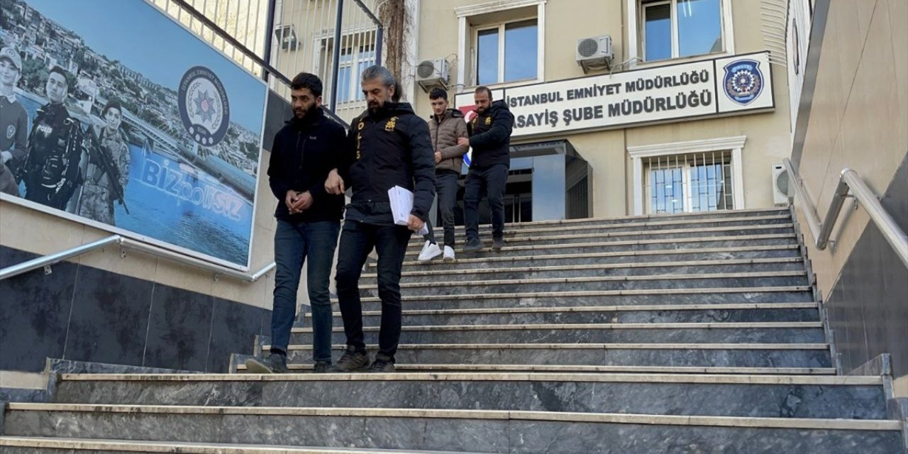 İstanbul'da otomobil hırsızlığı yaptıkları iddiasıyla yakalanan 2 zanlı tutuklandı