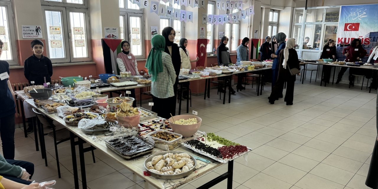 Ağrı'daki okullarda Filistin için kermes düzenleniyor