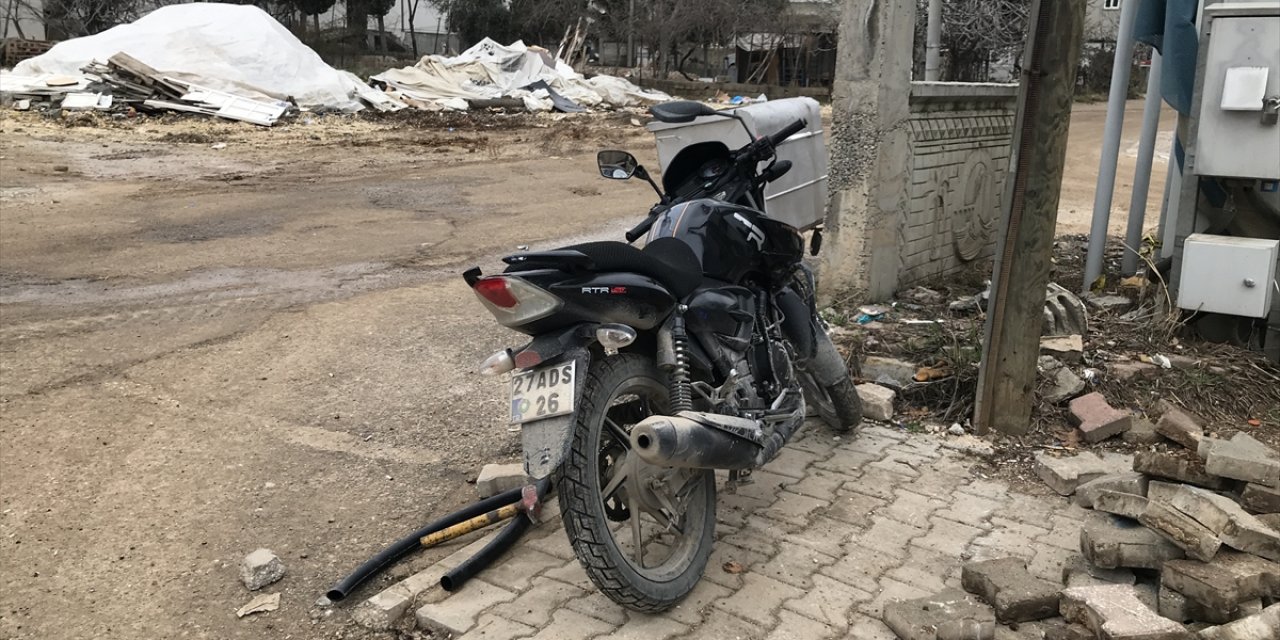 Adıyaman'da devrilen motosikletteki 3 kişi yaralandı