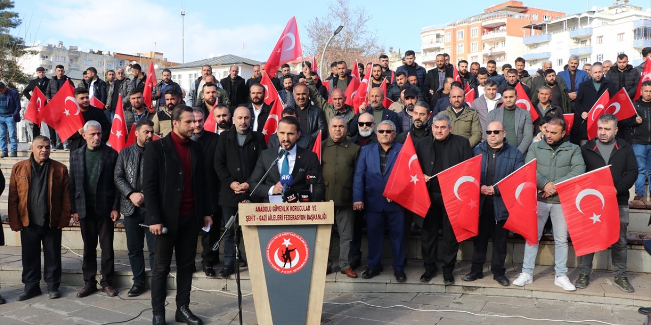 Siirt'te şehit aileleri, gaziler ve vatandaşlardan teröre tepki