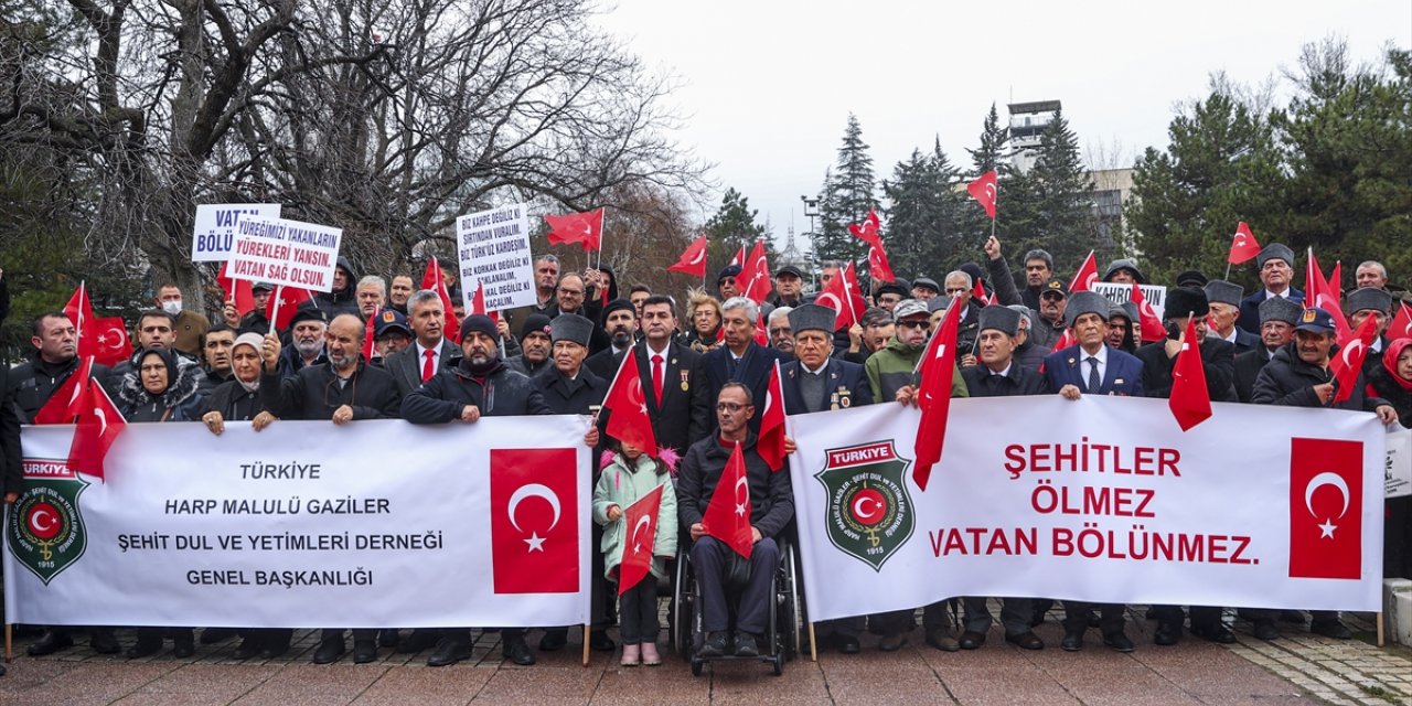 Şehit yakınları ve gazilerden TBMM önünde protesto