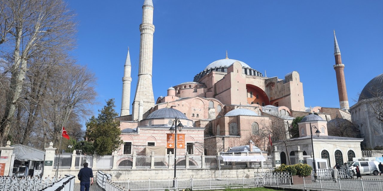 Ayasofya'da yeni düzenleme ile giriş yoğunluğu azaldı