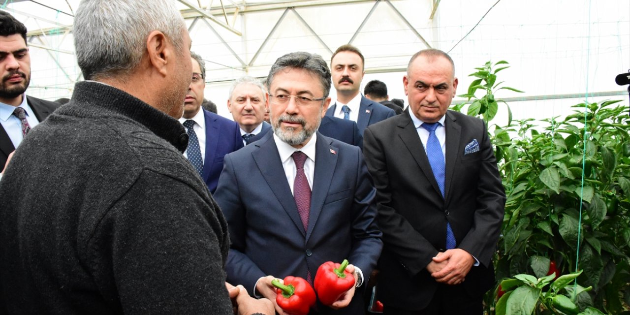 Tarım ve Orman Bakanı Yumaklı, Antalya'da ziyaretlerde bulundu: