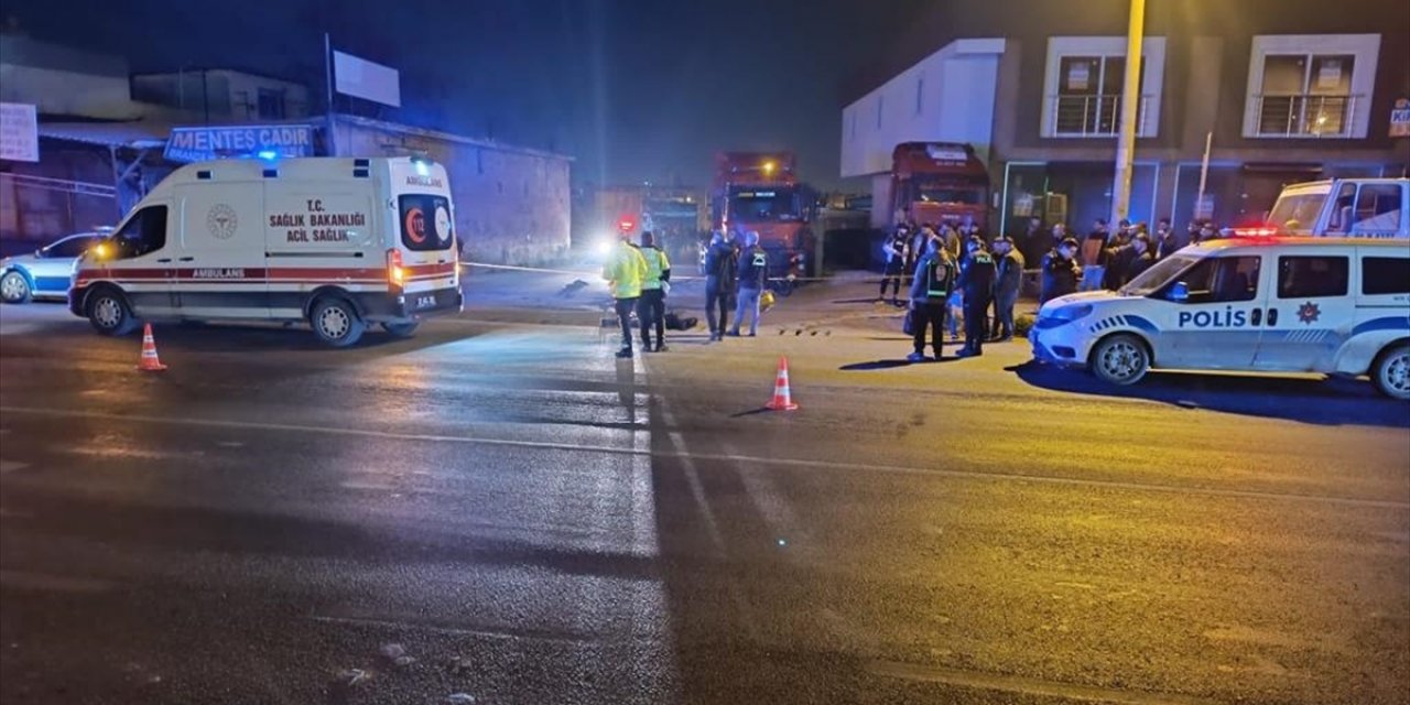 Mersin'de tırla çarpışan motosikletin sürücüsü hayatını kaybetti