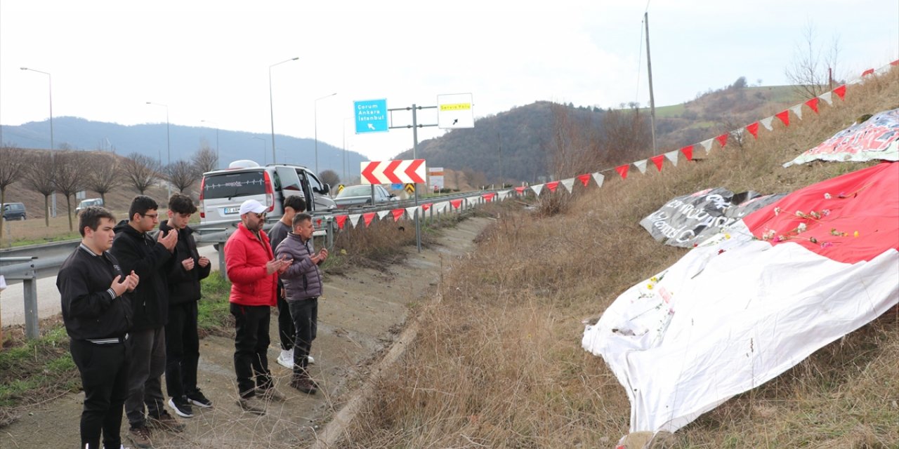 Samsunspor kafilesinin 35 yıl önce geçirdiği trafik kazasında ölenler, kaza yerinde anıldı
