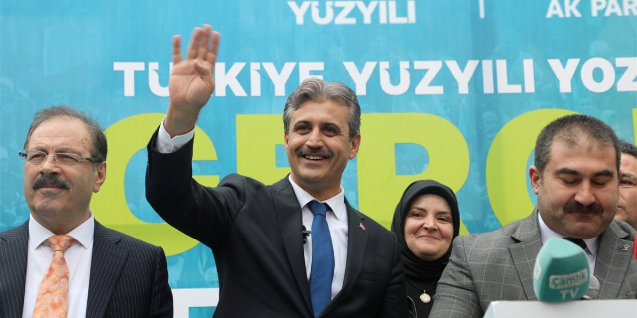 AK Parti Yozgat Belediye Başkan adayı Köse, kentte partililerce karşılandı