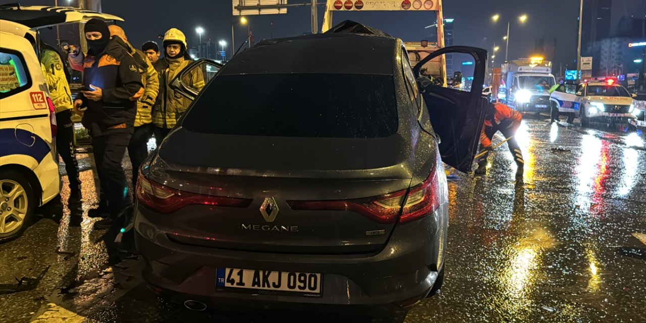 Ataşehir'de trafik kazalarında 5 kişi yaralandı