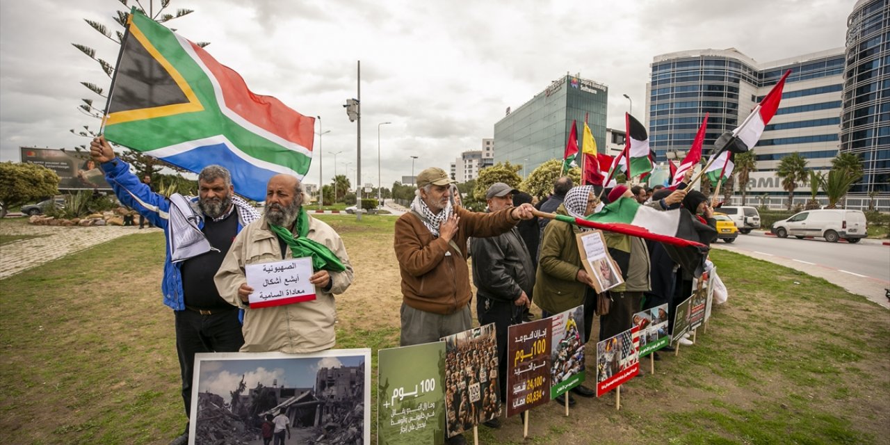 Tunus’taki ABD Büyükelçiliği önünde İsrail’in Gazze’ye yönelik saldırıları protesto edildi