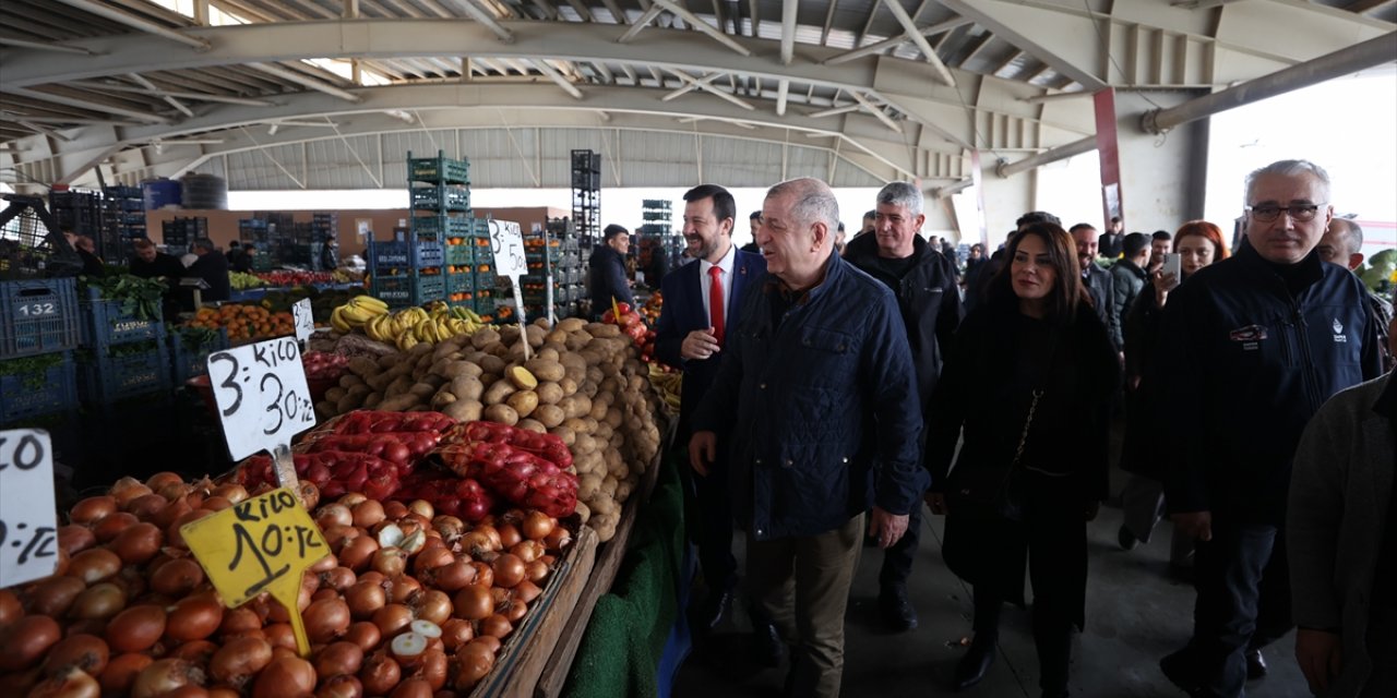 Zafer Partisi Genel Başkanı Özdağ, Gaziantep'te semt pazarını ziyaret etti