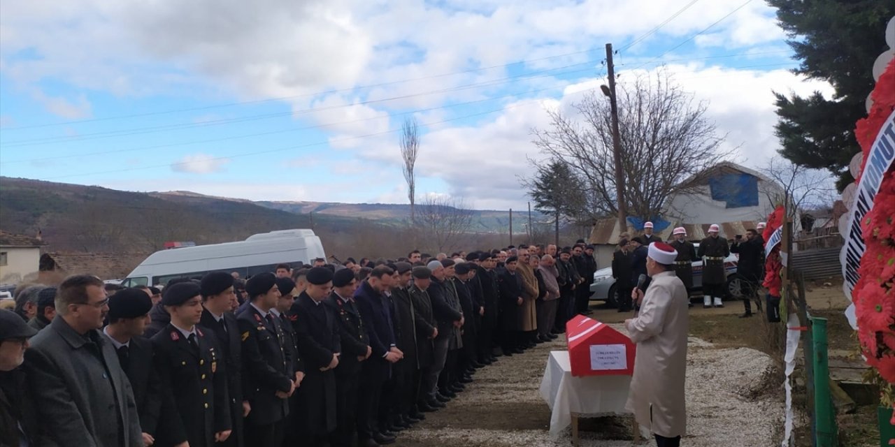 Kalp krizi sonucu hayatını kaybeden uzman çavuş Samsun'da toprağa verildi