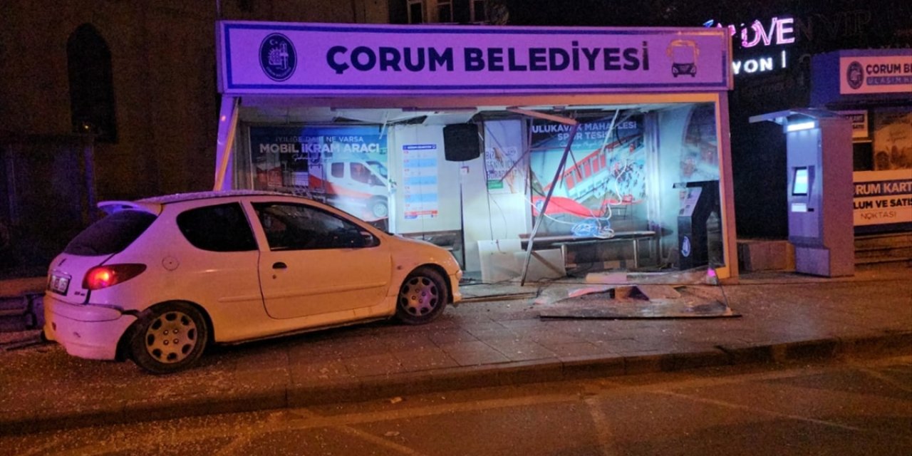 Çorum'da kaza yaptıktan sonra bir kişiyi silahla yaralayan zanlı aranıyor