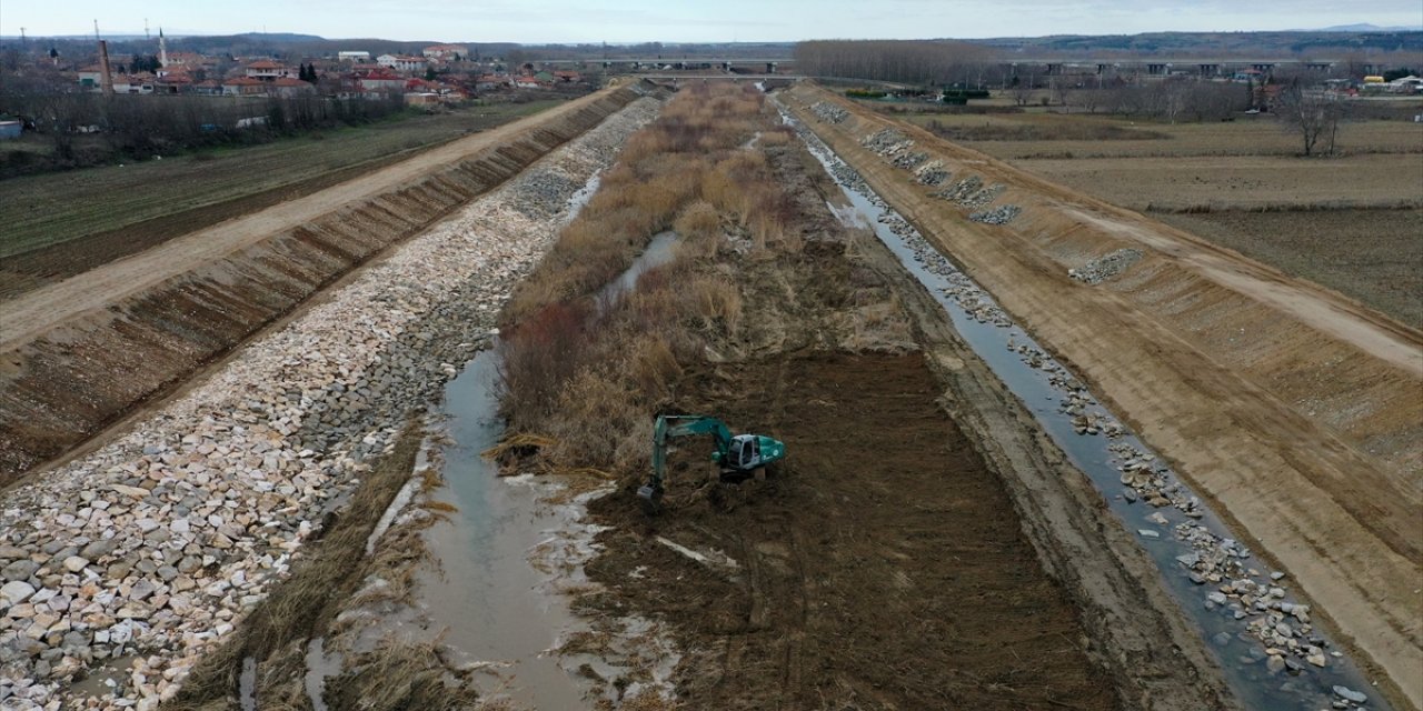 Meriç'in "sigortası" Kanal Edirne'de yatak temizliği başlatıldı