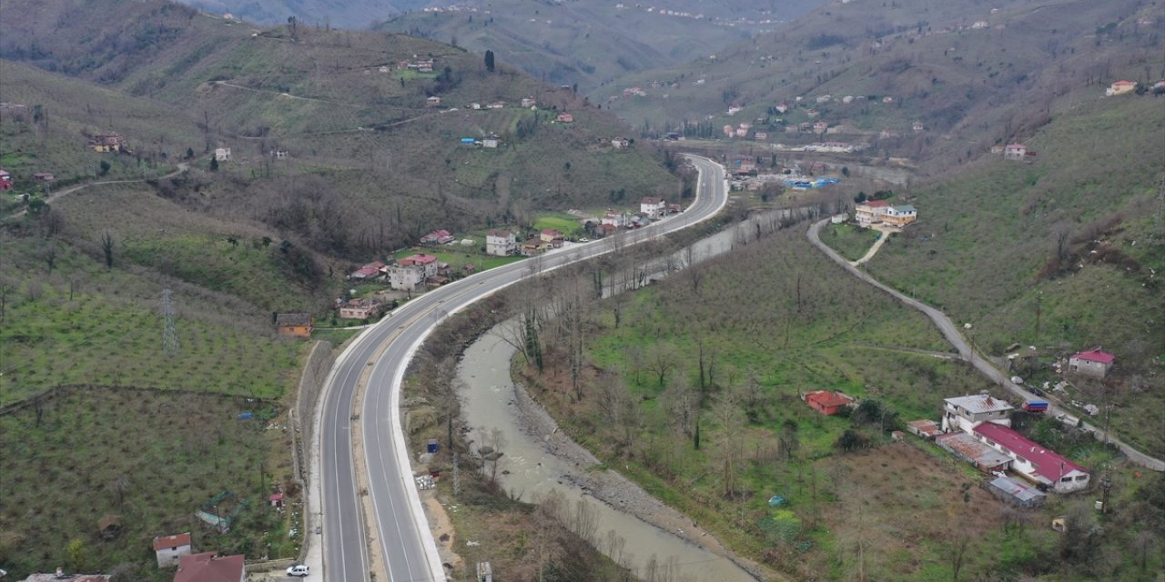 Doğu Karadeniz'i İç Anadolu'ya bağlayan Dereli yolu, ulaşım süresini yarıya düşürdü