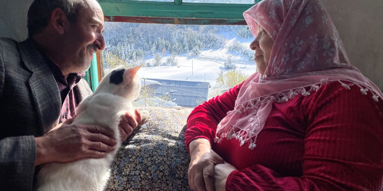 Karla kaplanan köylerinde 40 yıl sonra ilk kışı geçiriyorlar