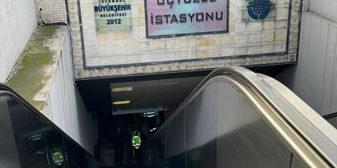 Güngören'de metro istasyonunun yürüyen merdiven basamakları yerinden çıktı