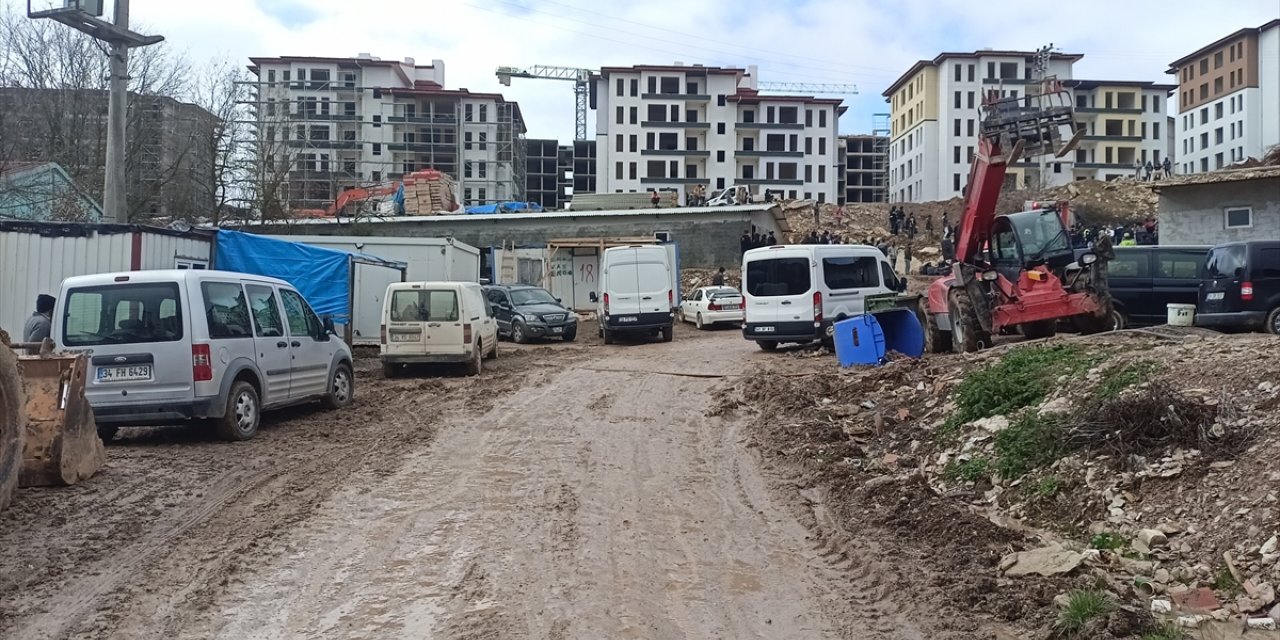 Kocaeli'de inşaat şantiyesinde çıkan yangında 1 işçi öldü