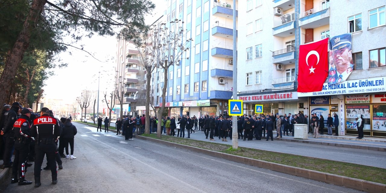 Diyarbakır'da şehit edilen Gaffar Okkan ve 5 polis memuru törenle anıldı