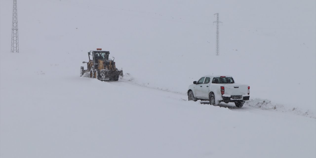 Erzurum, Ağrı, Iğdır ve Kars'ta 273 yerleşim yerine ulaşım sağlanamıyor