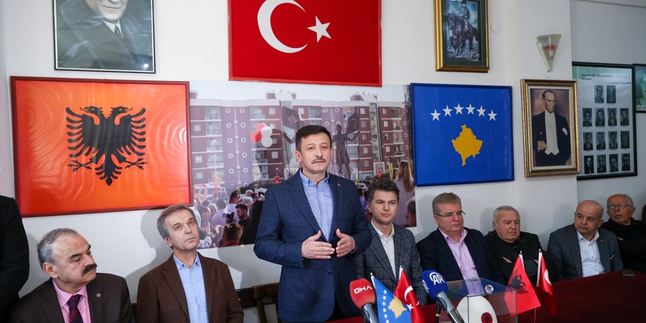 AK Parti İzmir Büyükşehir Belediye Başkan adayı Dağ, seçim çalışmalarını sürdürüyor