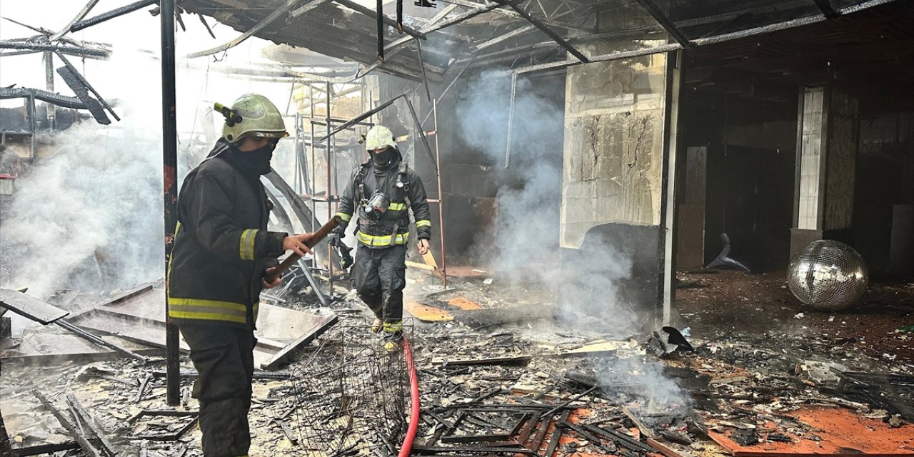 Alanya'da işletmeye kapalı bir restoranda çıkan yangın hasara neden oldu