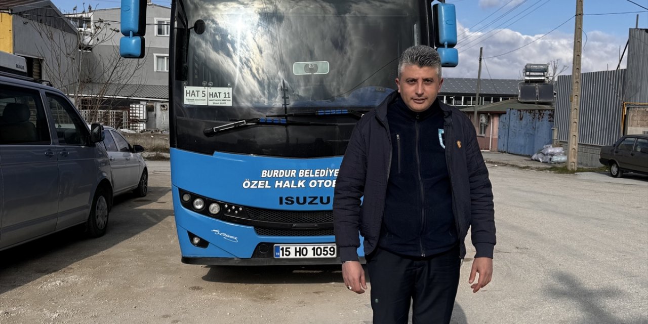 Burdur'da halk otobüsü şoförüne silah tehdidi kamerada