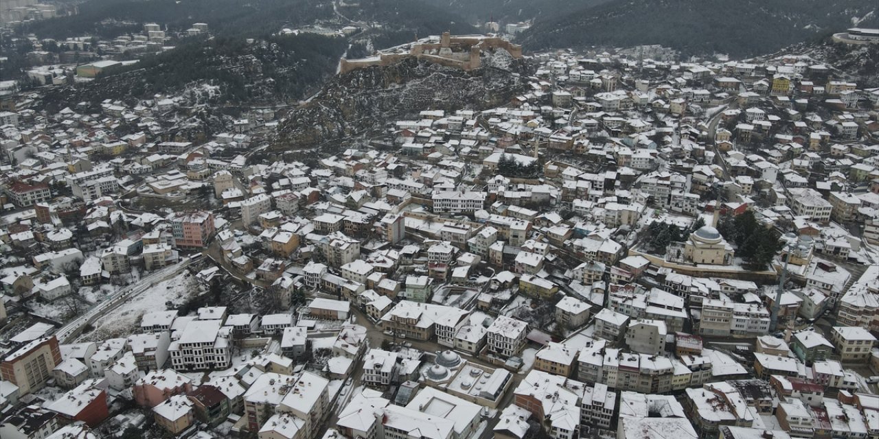 Kastamonu'da kar yağışı etkili oluyor