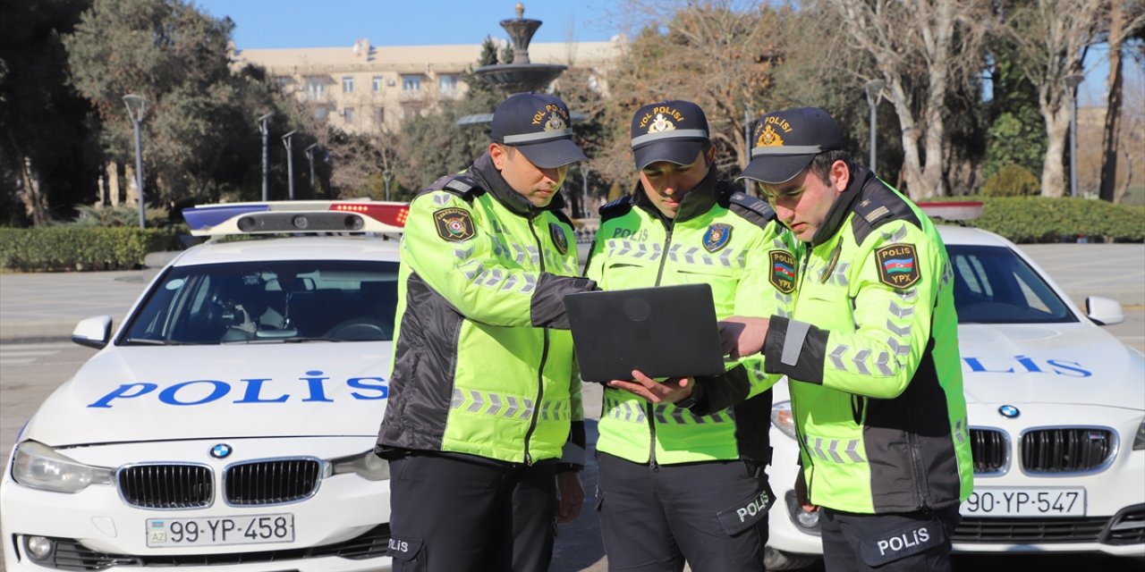 Azerbaycanlı trafik polisleri, AA'nın "Yılın Kareleri"ne oy verdi