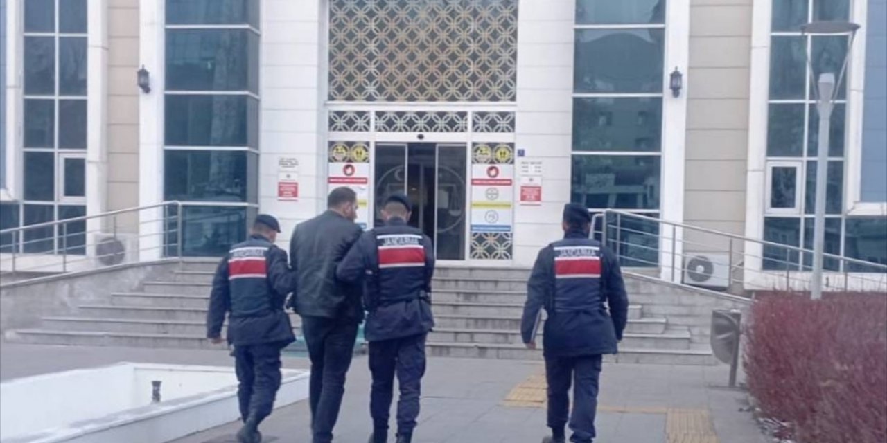 Firari hükümlü sahte sürücü belgesiyle yakalandı