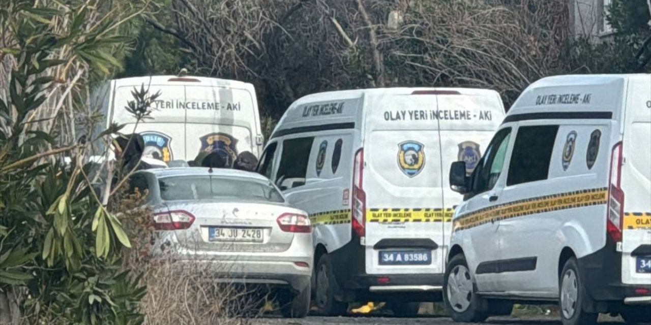 Santa Maria Kilisesi'ndeki saldırının şüphelilerinin aracının bulunduğu alanda inceleme yapıldı