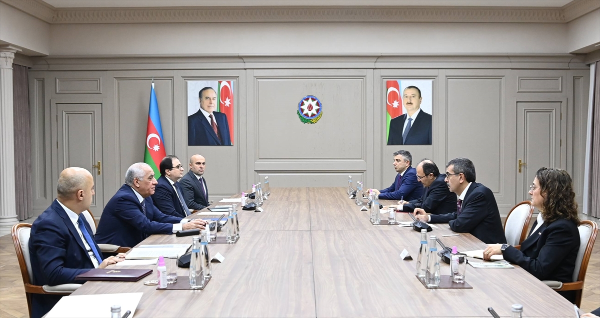 Azerbaycan Başbakanı Ali Asadov, Milli Eğitim Bakanı Tekin ile görüştü