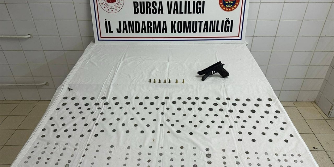 Bursa'da 327 parça tarihi eserin ele geçirildiği operasyonda 2 şüpheli yakalandı