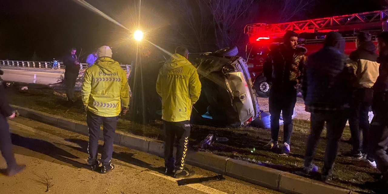 Tokat'ta halı saha maçından dönerken kaza yapan 5 kişi yaralandı