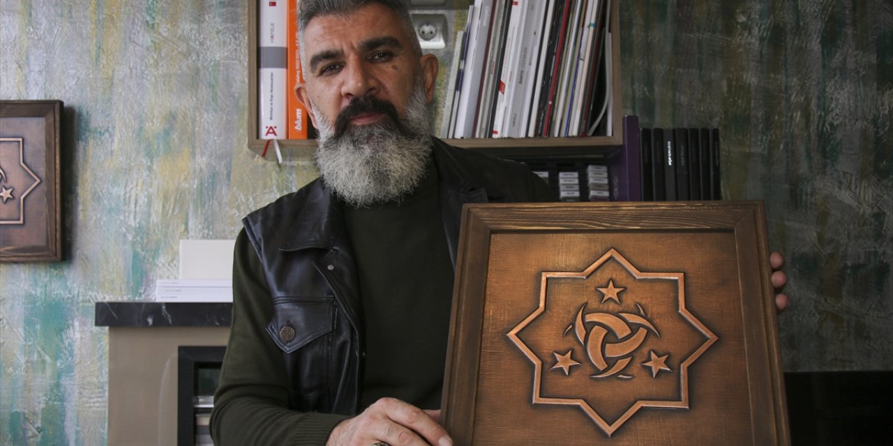 Rölyef sanatçısı polis memuru bakır üzerine yaptığı işlemelerle Türk kültürünü anlatıyor