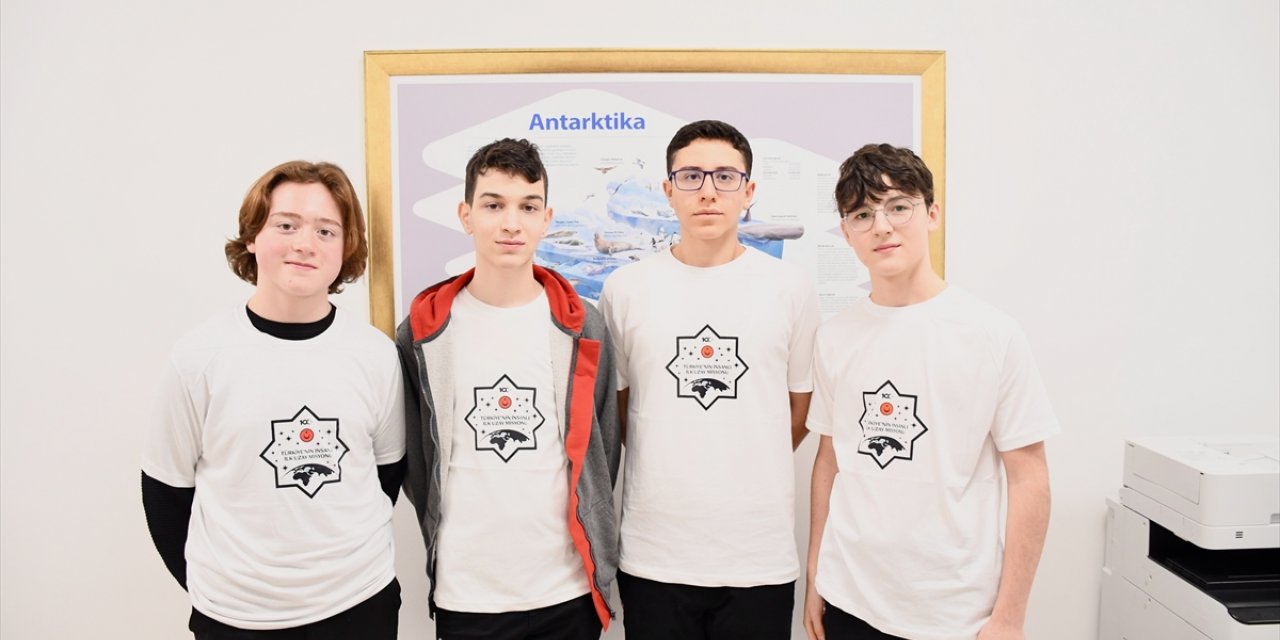 Fen lisesi öğrencileri Türkiye'nin ilk astronotu Gezeravcı ile görüşmenin heyecanını yaşadı