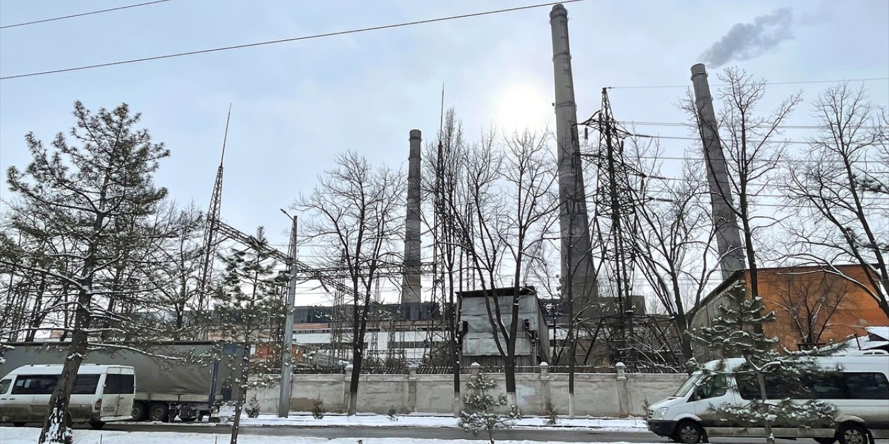 Kırgızistan'da Bişkek Merkezi Isı ve Enerji Santrali'nde çıkan yangında 5 kişi yaralandı