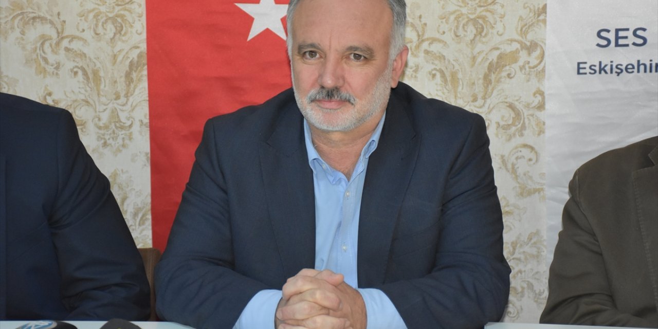 SES Partisi Genel Başkanı Bilgen, Eskişehir'de basın toplantısı düzenledi: