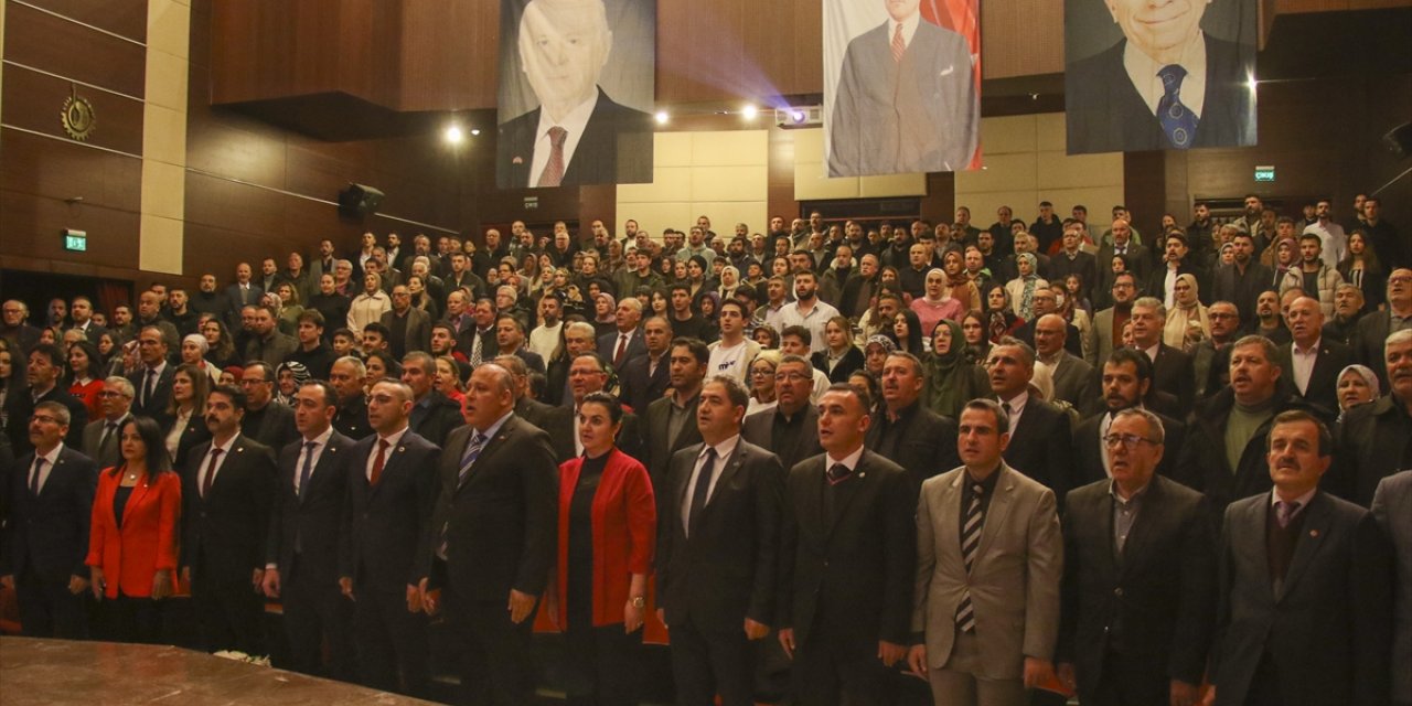 MHP Uşak'taki belediye başkan adaylarını tanıttı