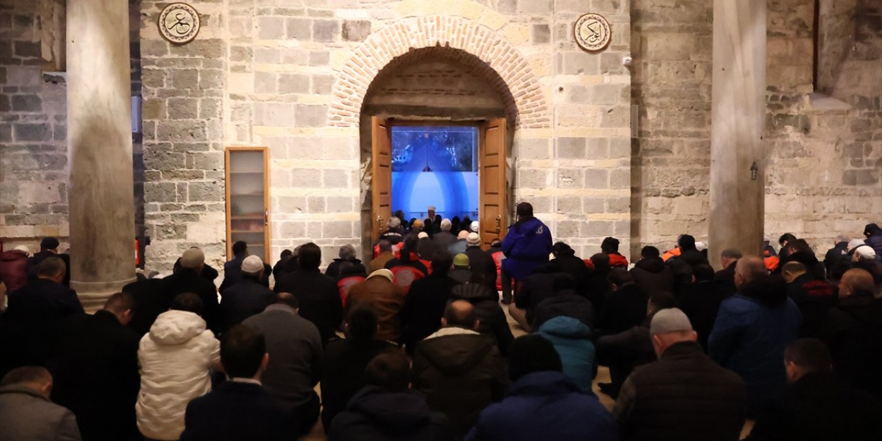 Trabzon'da depremde hayatını kaybedenler için dua edildi