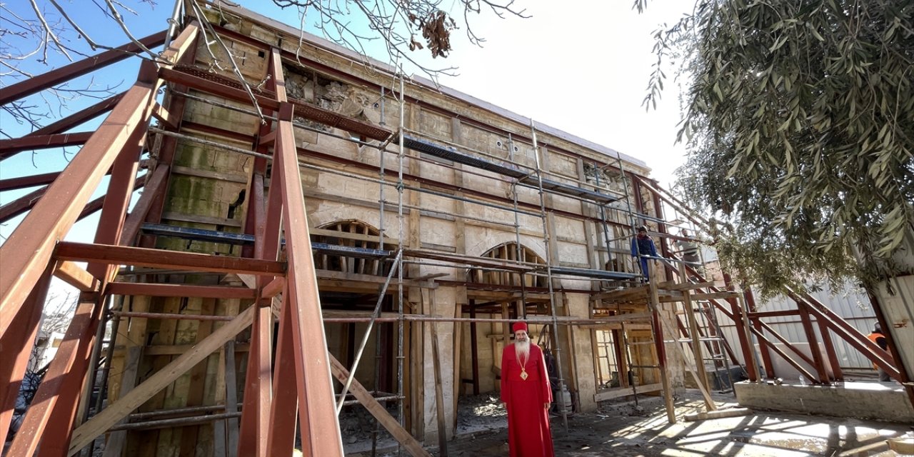 6 ŞUBAT DEPREMLERİNİN BİRİNCİ YILI - Depremde hasar gören kilisenin metropoliti cemaatiyle buluşacağı günü bekliyor