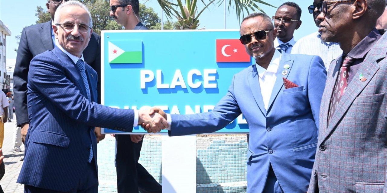 Bakan Uraloğlu, Cibuti'deki İstanbul Meydanı'nın açılışını yaptı