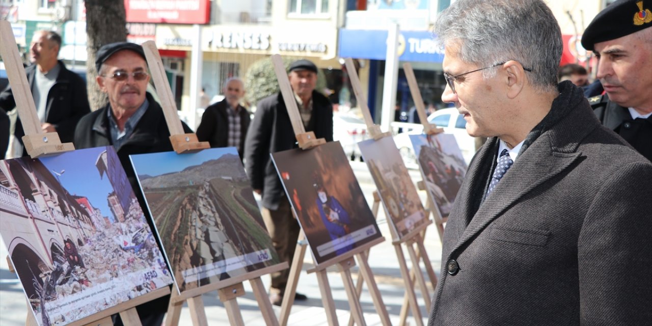 Kahramanmaraş merkezli depremlerde hayatını kaybedenler Kayseri ve çevre illerde anıldı