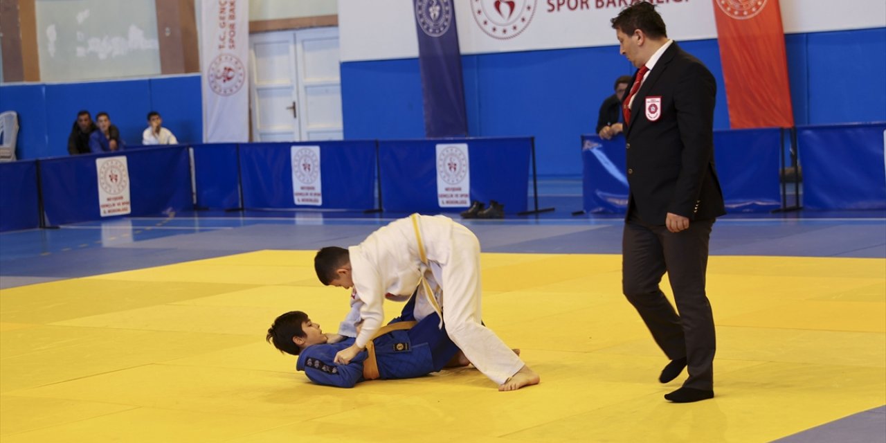 Okul Sporları Yıldızlar Judo Grup Müsabakaları, Nevşehir'de başladı